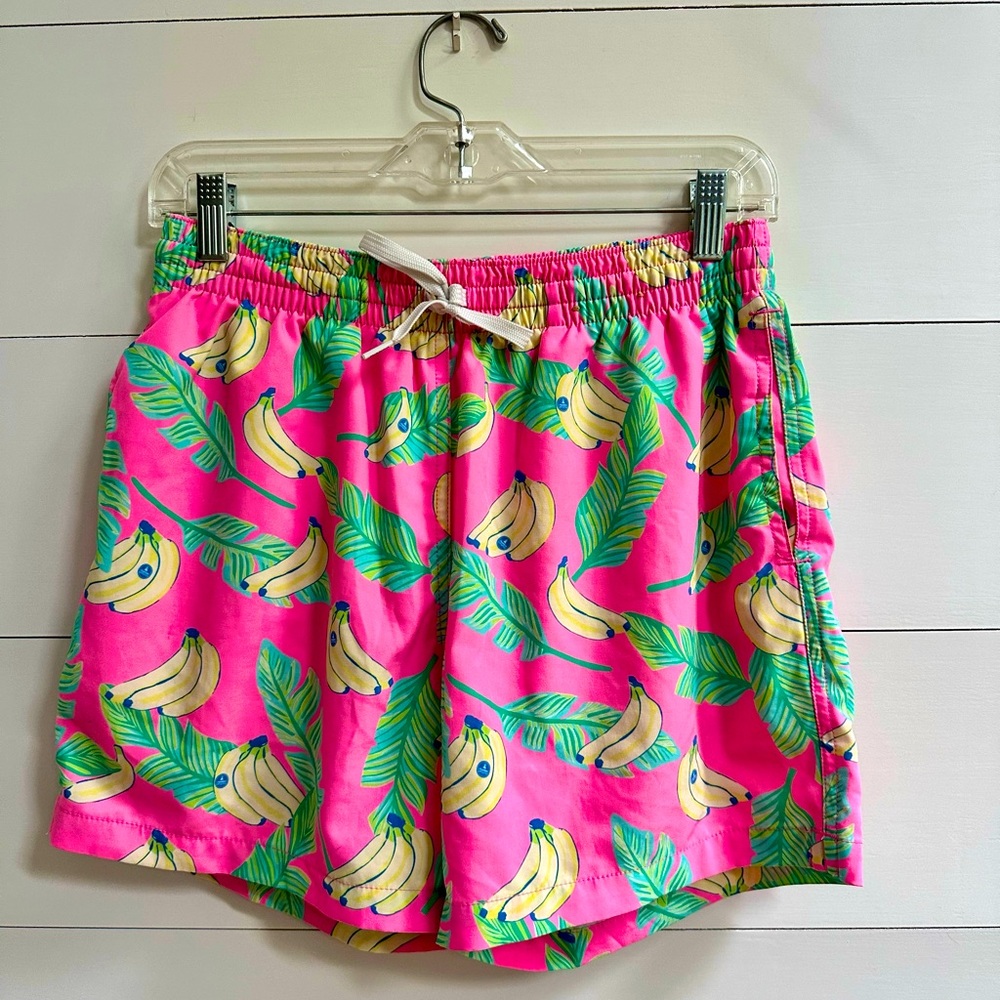 Chubbies 5.5” Inseam Swim Trunks with Banana Print, Size Small